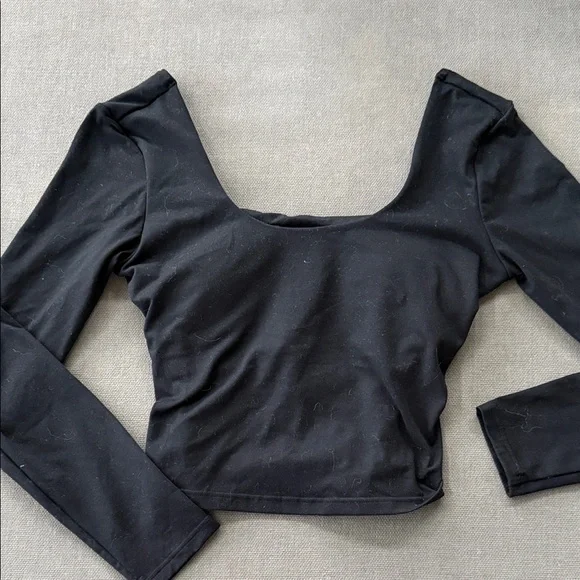 Fabletics Oasis Twist Built-In Bra Long-Sleeve Top - S - Black - Picture 3 of 4
